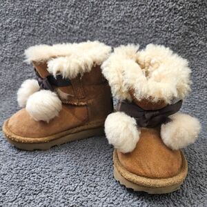 Ugg Gita Pom Pom Suede Chestnut Toddler sz 7
